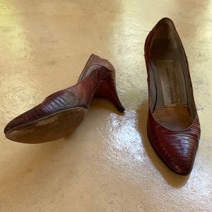 Susan Bennis/Warren Edwards alligator heels